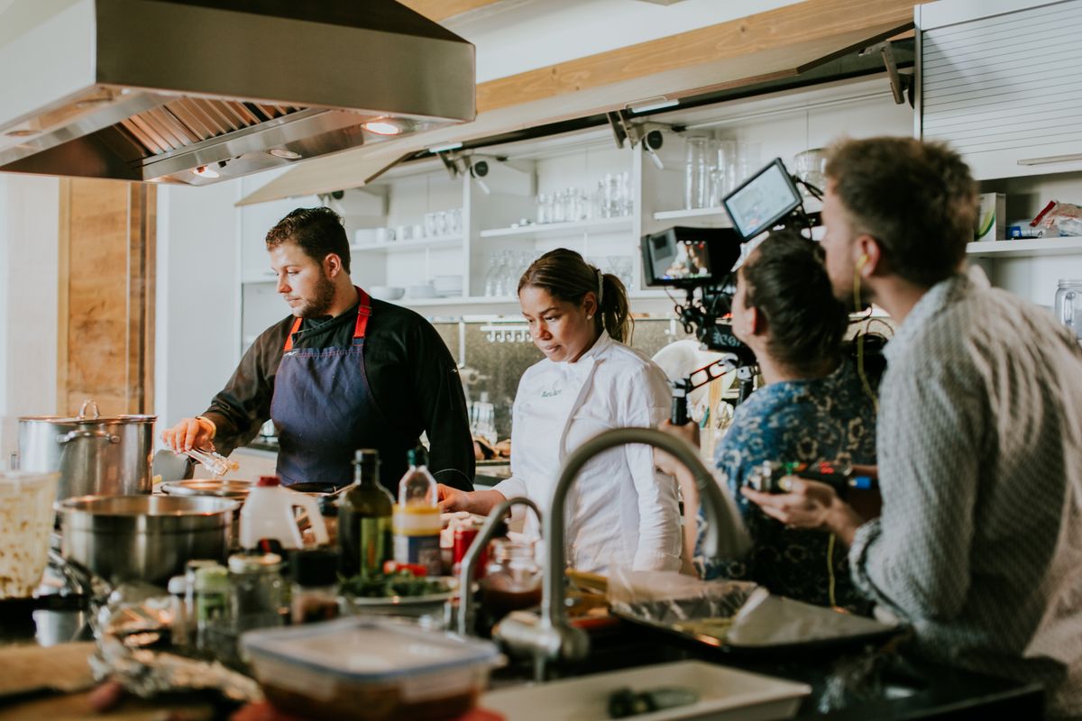 Chef’s Helper (Sous-chef Assistant)