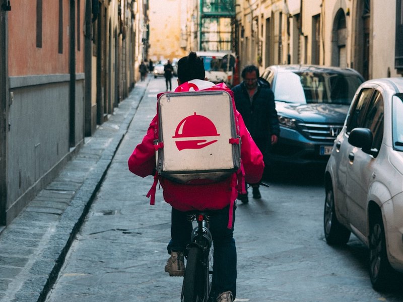 Food Delivery Driver (Essenslieferant)