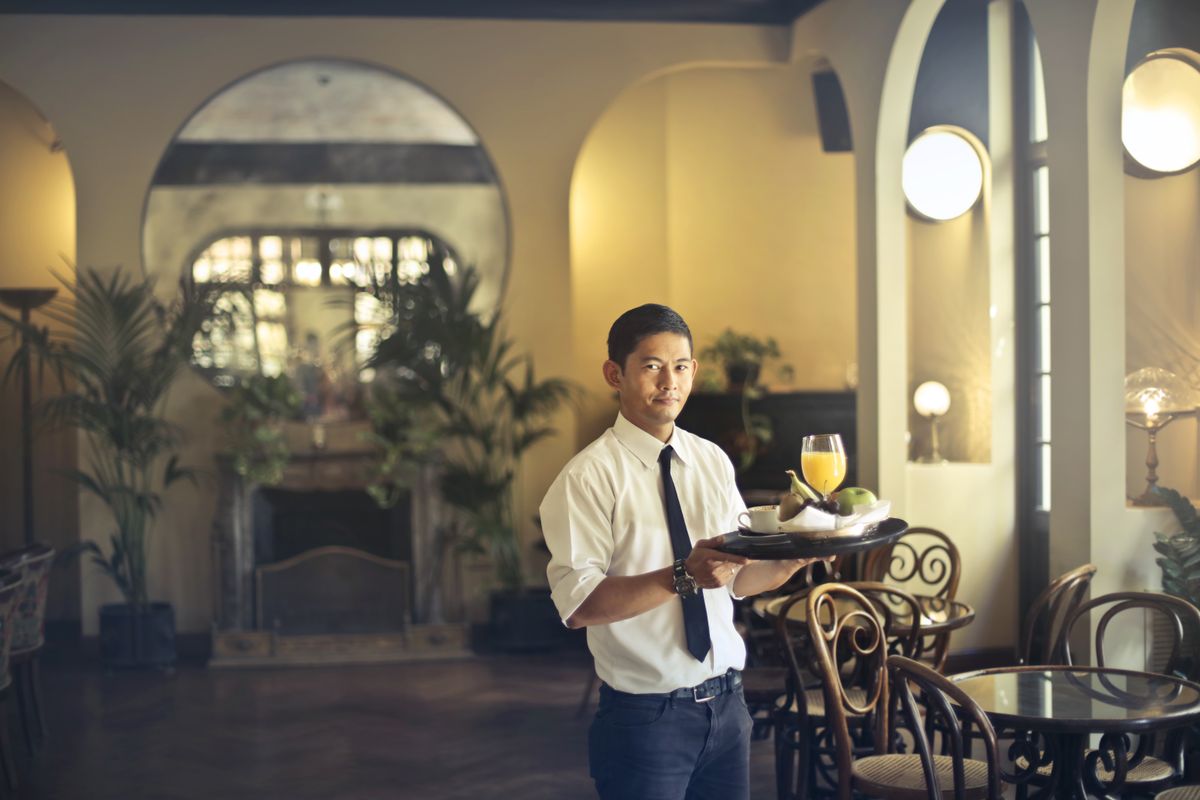 Waiter / Waitress