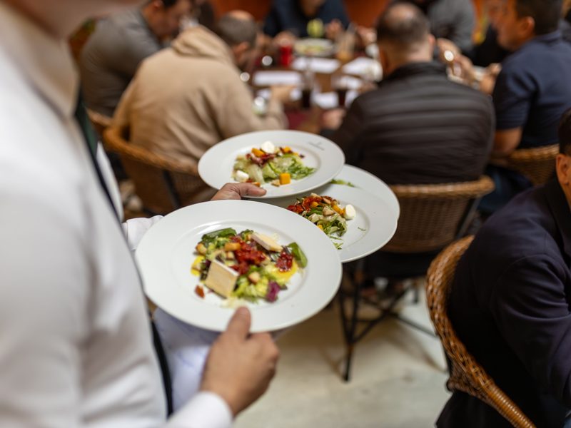 Restaurant Worker (Waiter / Kitchen Assistant)